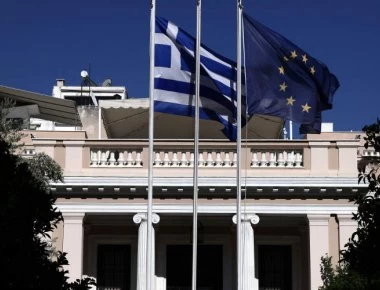 Κυβερνητικές πηγές για ΕΡΤ και ΑΠΕ: «Κωμικό» να ανησυχεί ο ΣΥΡΙΖΑ για κομματικοποίηση»